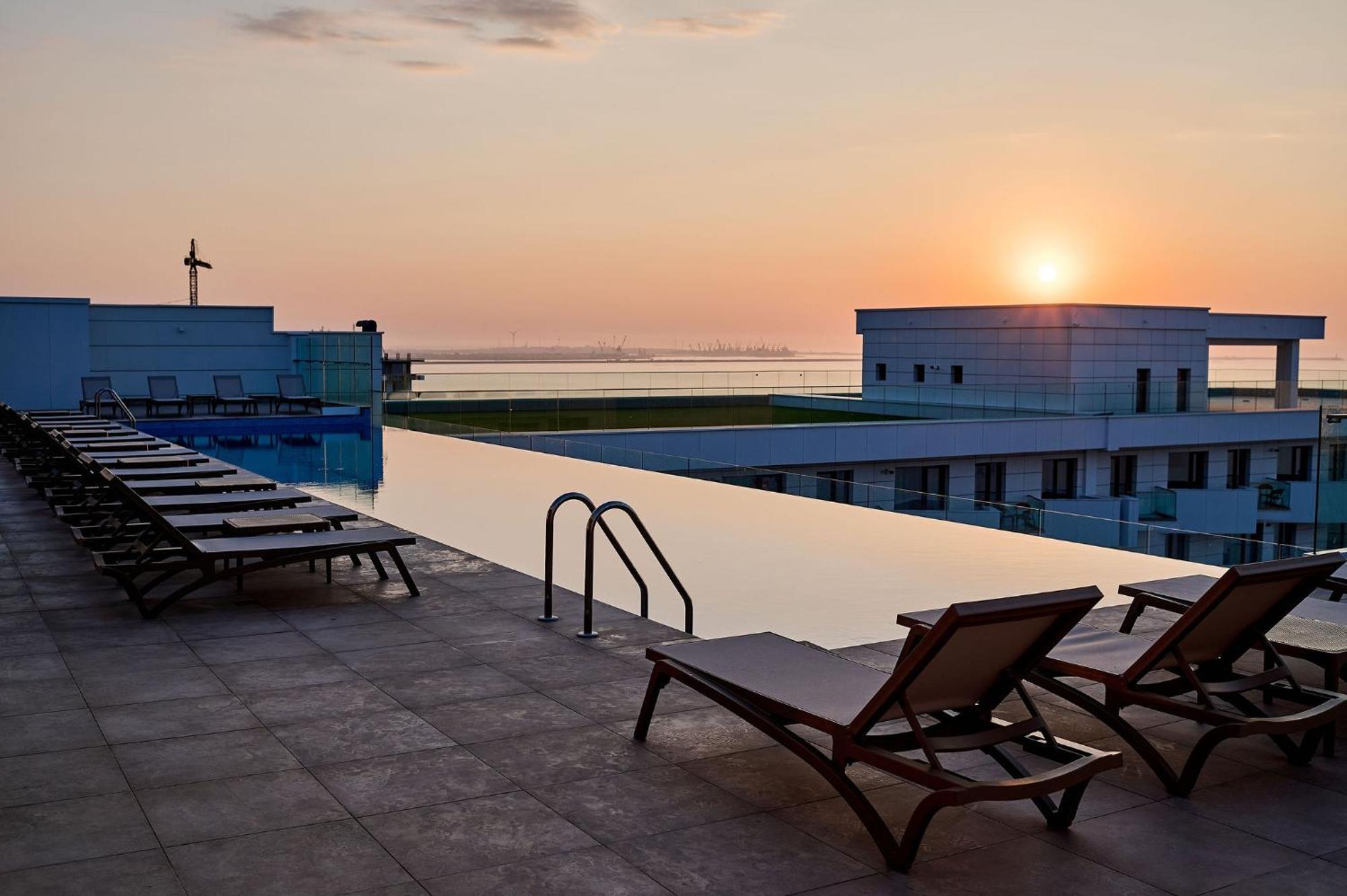 Zet Apartment In Infinity Beach Resort - Parking Mamaia Extérieur photo